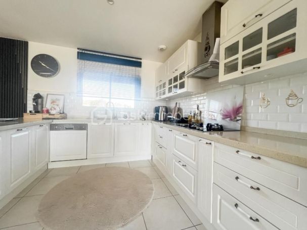 A louer MAISON  5 PIECES 113 M2 BORD DE MER SAINT HILAIRE DE BRETHMAS