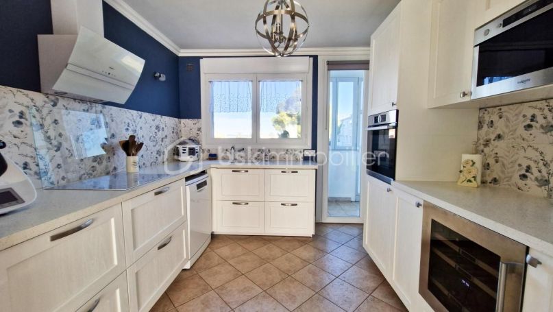 A louer APPARTEMENT NEUF T3 80 M2 BORD DE MER SETE