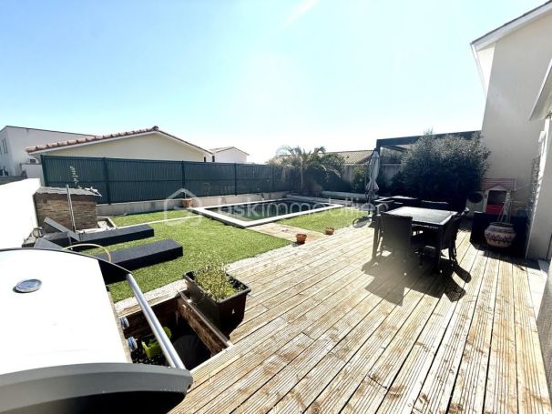 A louer MAISON  4 PIECES 99 M2  VAILHAUQUES