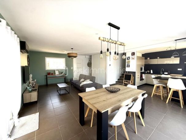A louer MAISON  4 PIECES 99 M2  VAILHAUQUES