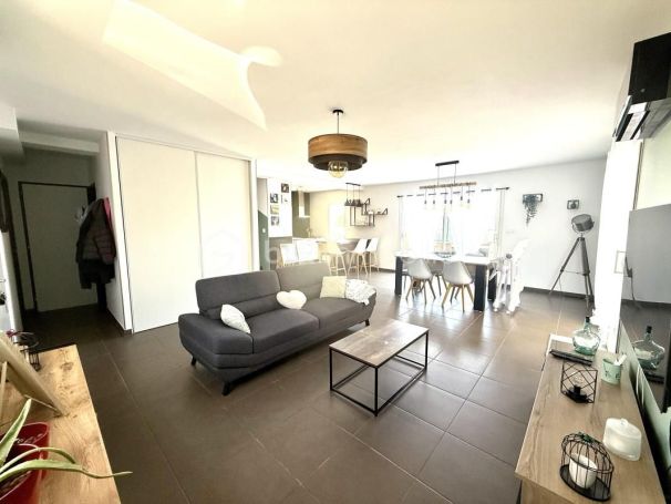 A louer MAISON  4 PIECES 99 M2  VAILHAUQUES