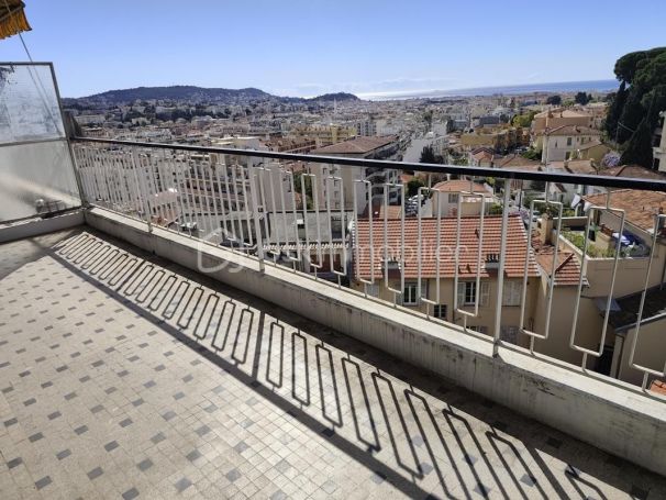 A louer APPARTEMENT T3 74 M2 TERRASSE VUE MER NICE