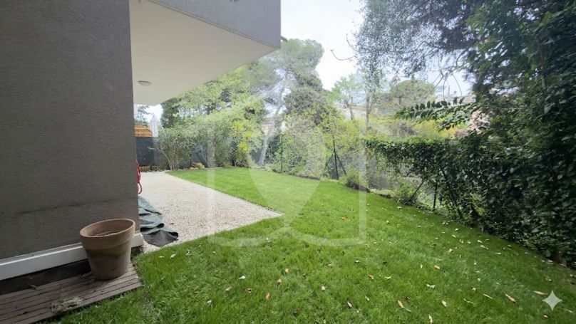 A louer APPARTEMENT T3 56 M2 BORD DE MER ANTIBES