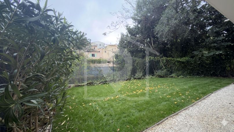 A louer APPARTEMENT T3 56 M2 BORD DE MER ANTIBES