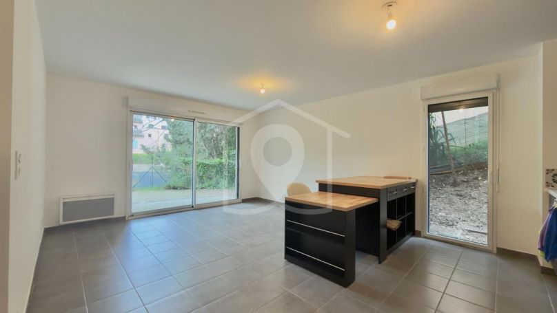 A louer APPARTEMENT T3 56 M2 BORD DE MER ANTIBES