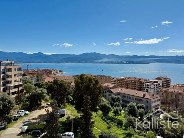 A louer APPARTEMENT T3 79 M2 BORD DE MER AJACCIO