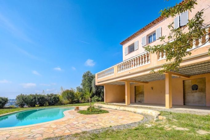 A vendre MAISON  6 PIECES 442 M2 VUE MER NICE