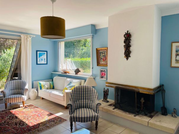 A vendre TrEs belle maison 8 PIECES 157 M&sup2; PLAGE A PIEDS&nbsp; Sainte-Marine