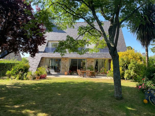 A vendre TrEs belle maison 8 PIECES 157 M&sup2; PLAGE A PIEDS&nbsp; Sainte-Marine