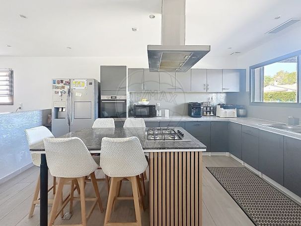 A louer MAISON  7 PIECES 168 M2  SAINT GENIES DE MALGOIRES