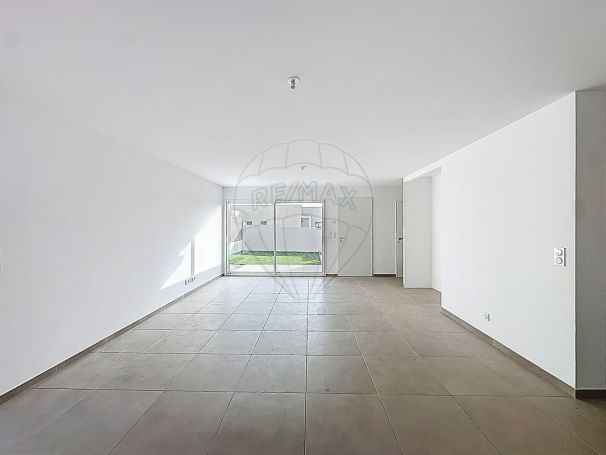 A louer MAISON  4 PIECES 98 M2  NIMES