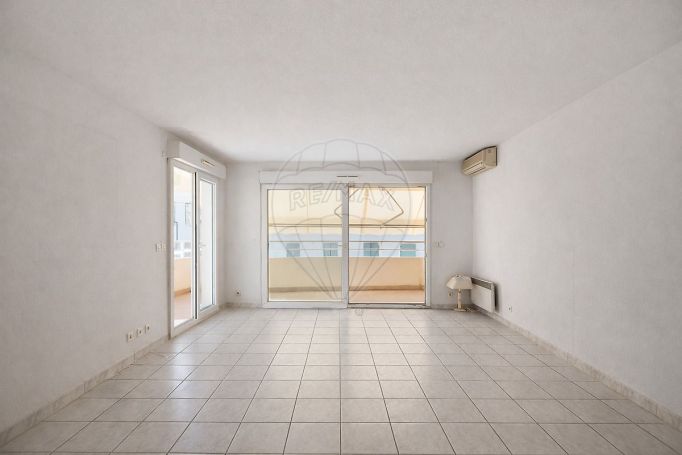 A louer APPARTEMENT DE PRESTIGE T3 70 M2 TERRASSE BORD DE MER CANNES