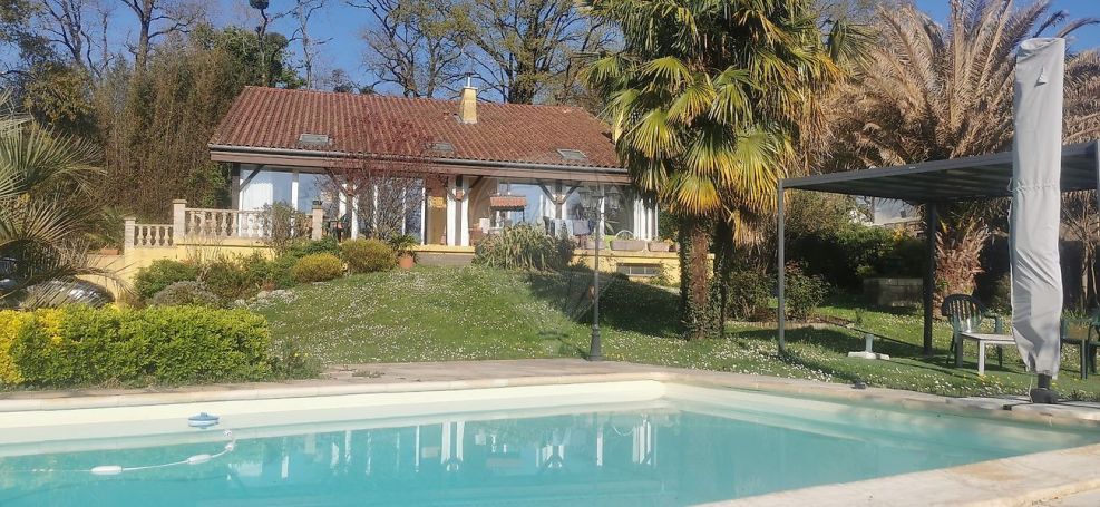 A vendre MAISON  DE MAîTRE  GARREY