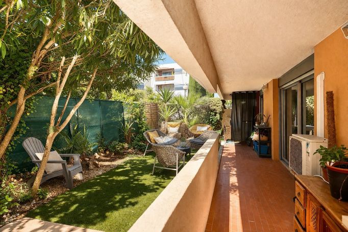 A louer APPARTEMENT T5 103 M2 TERRASSE BORD DE MER SAINT LAURENT DU VAR