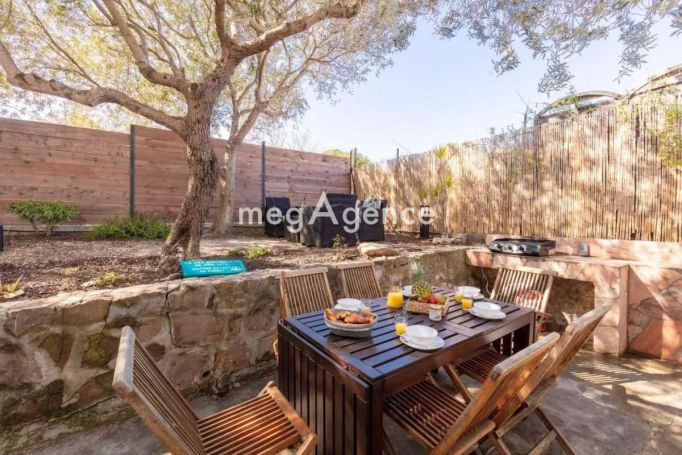 A louer MAISON  8 PIECES 120 M2 BORD DE MER HYERES