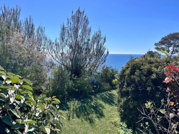 A louer MAISON  CONTEMPORAINE VUE MER CAVALAIRE SUR MER