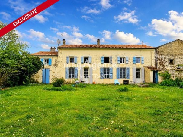A vendre MAISON  DE MAîTRE  LA VERGNE