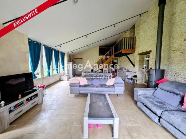 A vendre MAISON  DE MAîTRE  LA VERGNE
