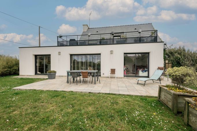 A vendre Maison FAMILIALE 9 PIECES 185 M&sup2; bord de mer TREBEURDEN