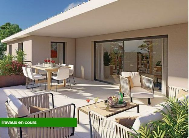 A vendre APPARTEMENT T3 74 M2 TERRASSE BORD DE MER SIX FOURS LES PLAGES