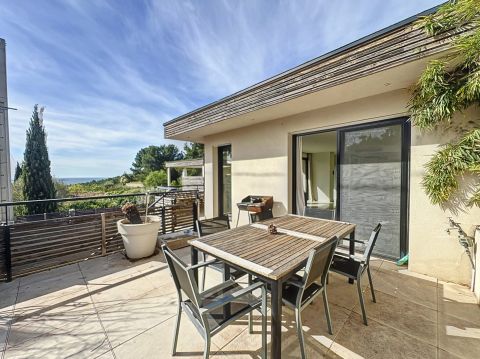 A vendre BELLE VILLA CONTEMPORAINE 5 PIECES 130 m&sup2; VUE MER  Bandol
