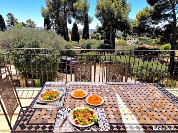 A vendre SPACIEUSE VILLA 173 m&sup2; TOULON OUEST