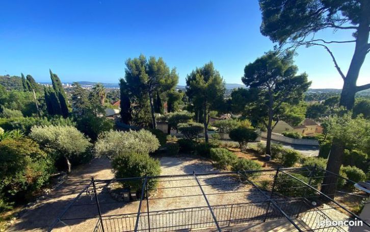 A vendre SPACIEUSE VILLA 173 m&sup2; TOULON OUEST