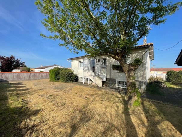 A vendre MAISON  4 PIECES 70 M2 BORD DE MER LONGEVILLE SUR MER