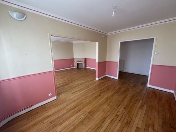 A louer APPARTEMENT T4 110 M2  LISIEUX