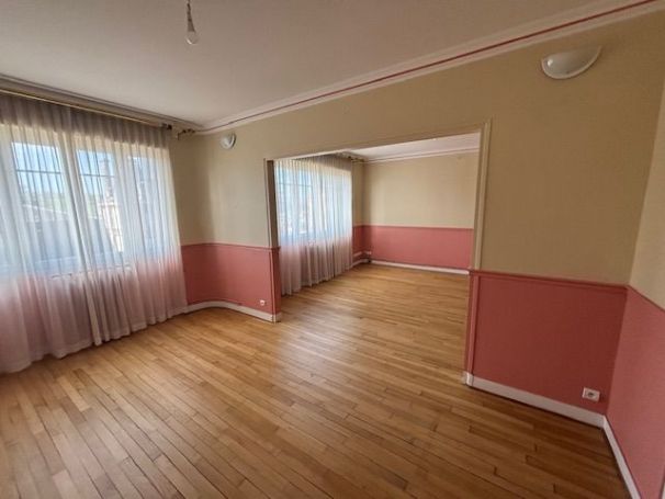 A louer APPARTEMENT T4 110 M2  LISIEUX