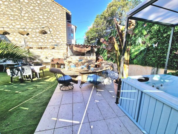 A vendre MAISON  3 PIECES 93 M2  MARSEILLE 12EME