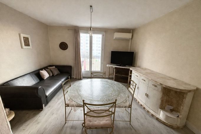 A louer APPARTEMENT T3 52 M2  MARSEILLE 9EME