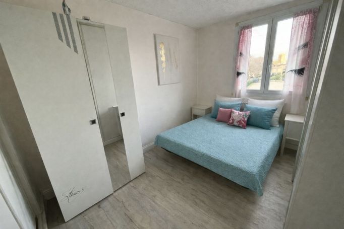A louer APPARTEMENT T3 52 M2  MARSEILLE 9EME