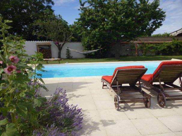 A vendre MAISON  5 PIECES 210 M2  PUILBOREAU