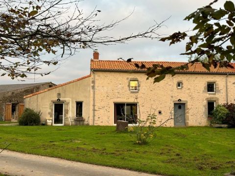 A louer GîTE  LA ROCHE SUR YON
