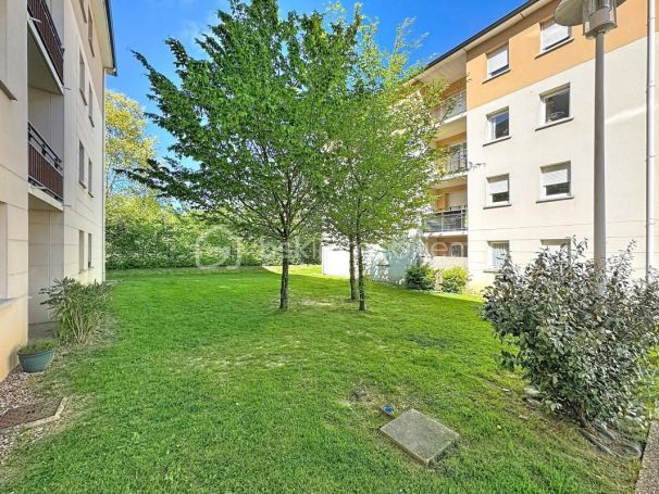 A louer APPARTEMENT DUPLEX T5 79 M2  LISIEUX