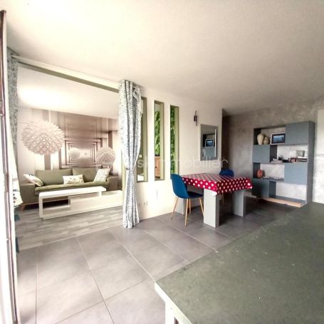 A louer APPARTEMENT T2 54 M2 TERRASSE BORD DE MER LATTES