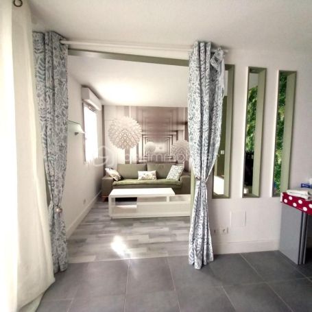 A louer APPARTEMENT T2 54 M2 TERRASSE BORD DE MER LATTES