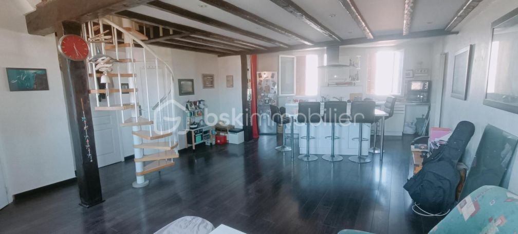 A louer APPARTEMENT DUPLEX T3 64 M2 BORD DE MER LA SEYNE SUR MER