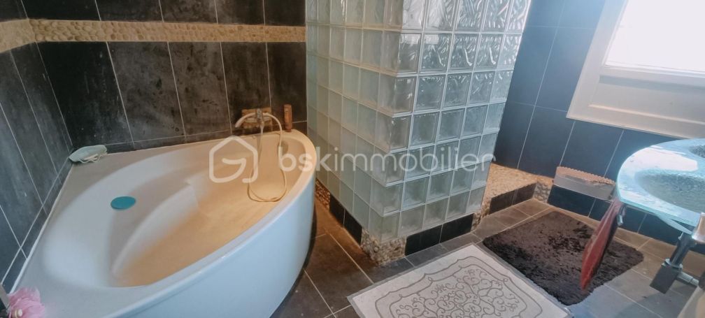 A louer APPARTEMENT DUPLEX T3 64 M2 BORD DE MER LA SEYNE SUR MER