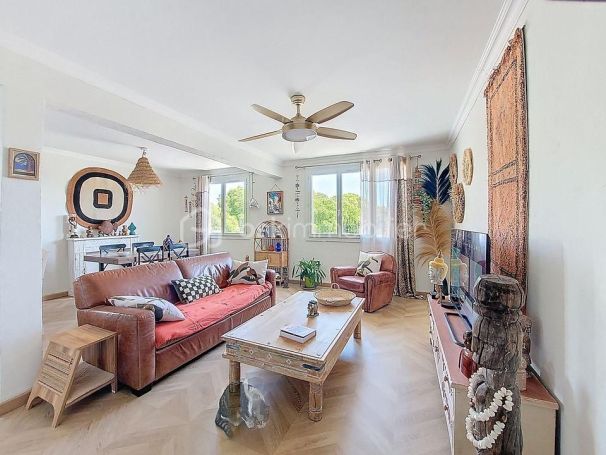 A louer APPARTEMENT T3 64 M2 BORD DE MER LA SEYNE SUR MER