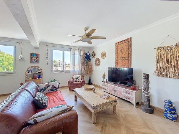 A louer APPARTEMENT T3 64 M2 BORD DE MER LA SEYNE SUR MER