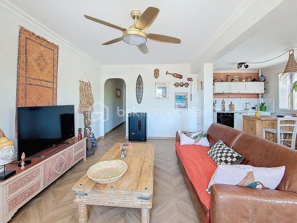 A louer APPARTEMENT T3 64 M2 BORD DE MER LA SEYNE SUR MER