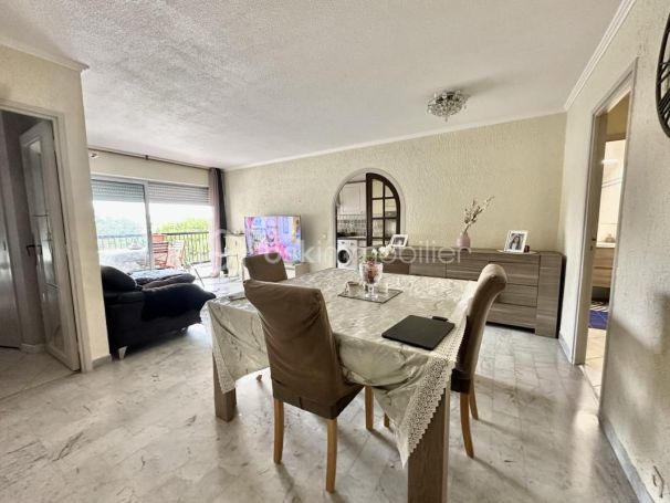 A louer APPARTEMENT DE PRESTIGE T4 74 M2 TERRASSE VUE MER NICE