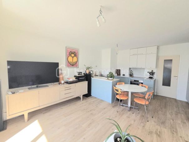 A louer APPARTEMENT T3 58 M2 BORD DE MER SETE