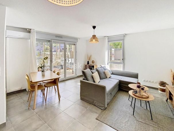 A louer APPARTEMENT T3 68 M2 TERRASSE BORD DE MER SETE