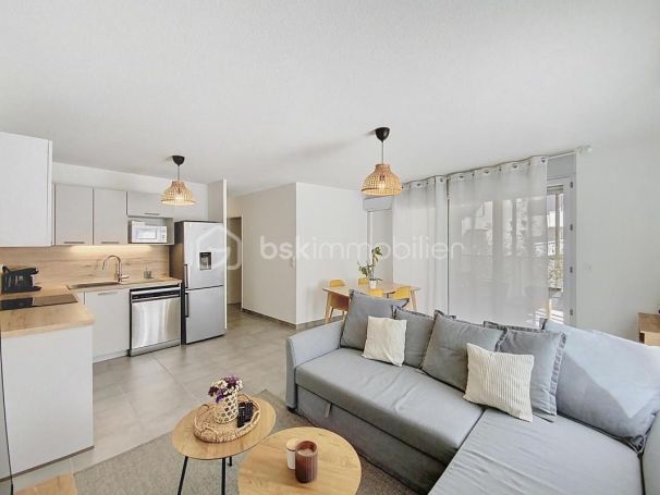 A louer APPARTEMENT T3 68 M2 TERRASSE BORD DE MER SETE