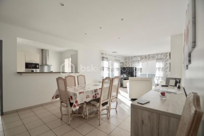 A louer MAISON  4 PIECES 83 M2 BORD DE MER SAINT LAURENT DE LA SALANQUE