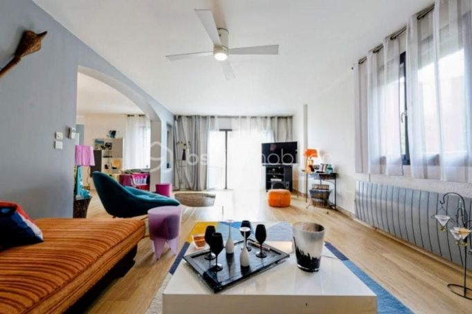 A louer MAISON  6 PIECES 205 M2  SAINT GELY DU FESC