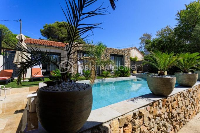 A louer MAISON  CONTEMPORAINE BORD DE MER LE CANNET